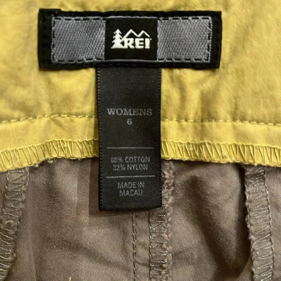 REI Women’s Tan Bermuda Shorts Size 6 - Picture 2 of 9